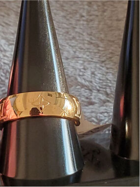 Gold Glorious Band Ring Size 9